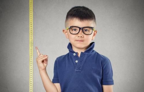 牛奶|天天喝牛奶就能长高吗?家长别被误导了,有些真相很“残酷”