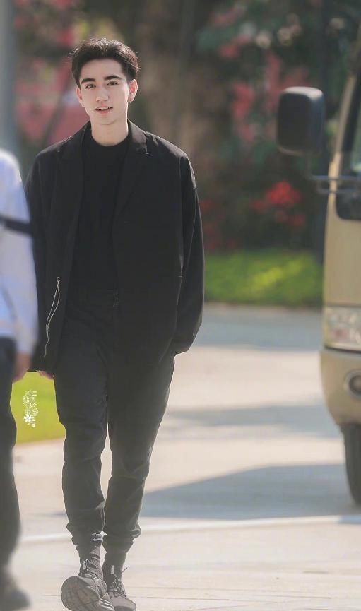 青你黑料选手都没退赛,创4和马被造谣退赛,微博已有水军刷词条