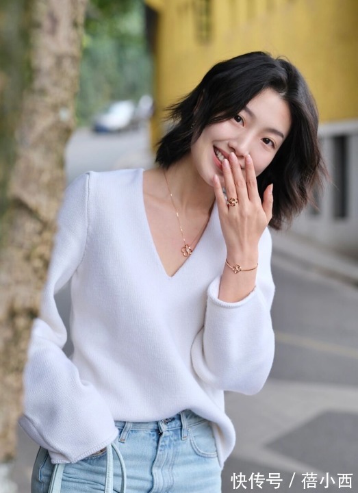 春季 春季的牛仔裤不知道怎么穿?学会这几大搭配思路,让你时尚度飙升