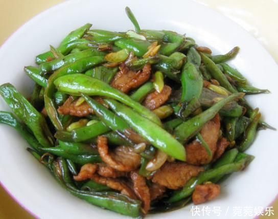 午饭吃啥不用愁,学会这4道快手小炒,简单又省事,就是有点费饭