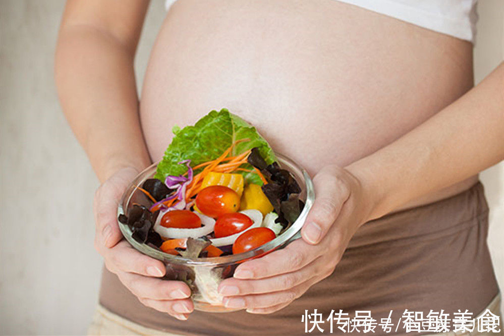 维生素c|胎儿的成长离不开羊水,做好四点提高羊水的“品质”,孕妈别忽视