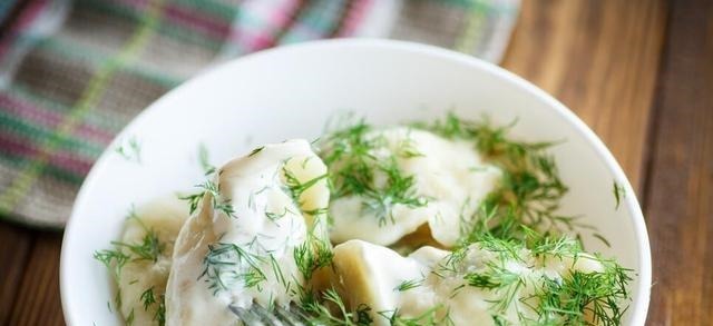 用茴香包饺子，万不可直接包，多加1步，茴香更翠绿，饺子更鲜香