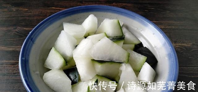 温补养胃|秋天畏凉,记得常喝此汤,健脾祛湿味道好,温补养胃暖手脚!