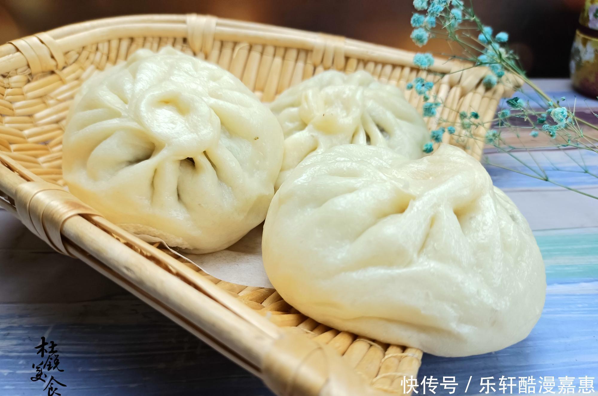 小年,给家人蒸野菜大包子,搭配“红白2种豆腐”,纯天然太好吃