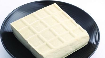 下酒|俗语“豆腐下酒,不如喂狗”有何含义?豆腐和酒不能一起吃?