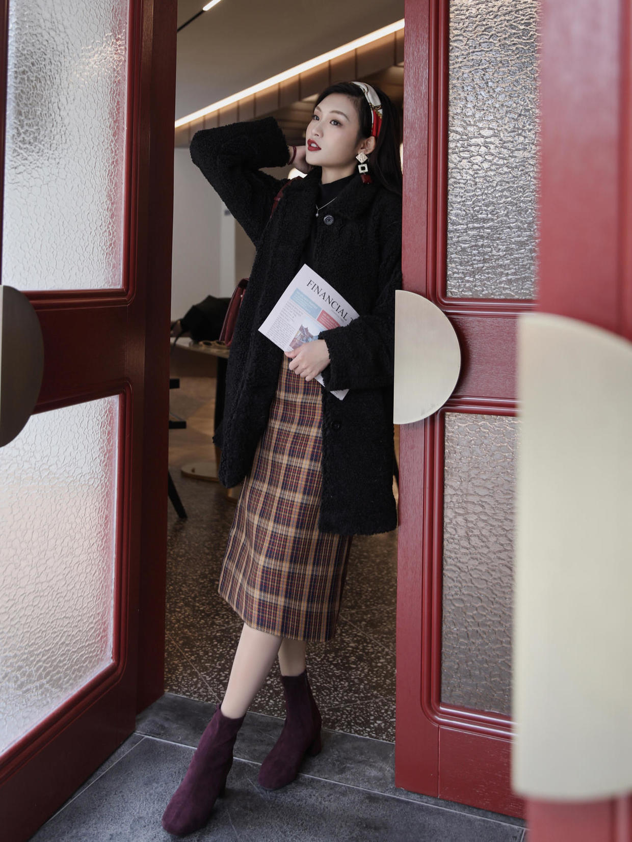 小姐姐 冬天也不要总穿裤子,这些半身裙优雅温柔又百搭,让你穿出气质美