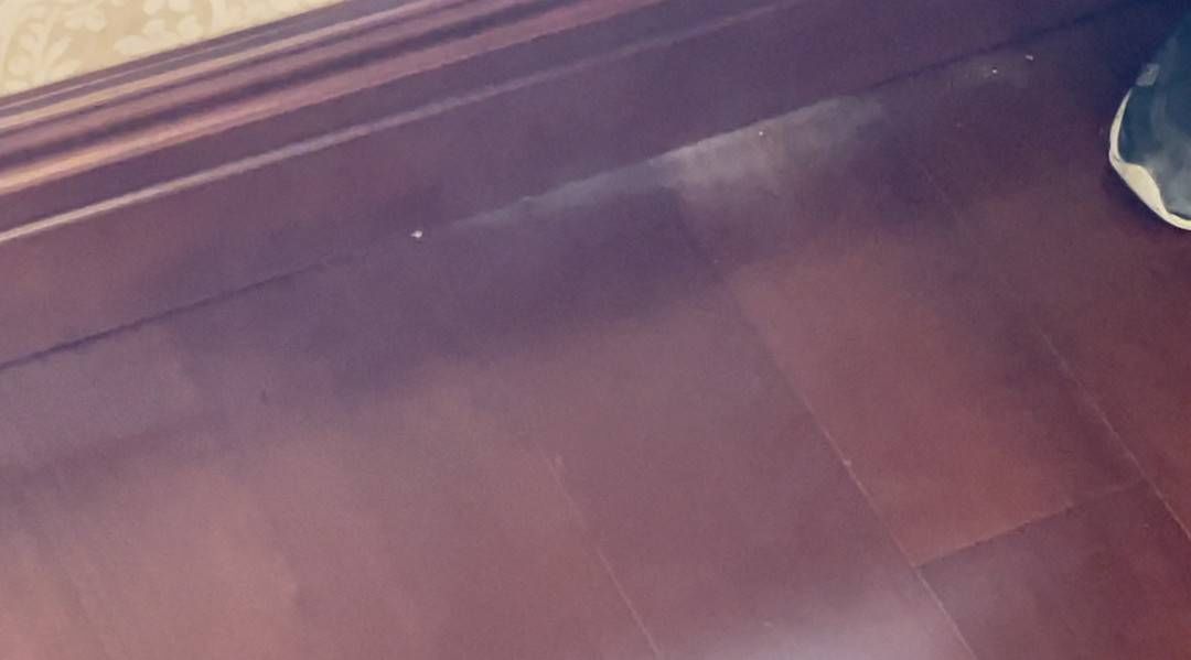 彭师傅|新房电路如何验收？地板“吐灰”怎么处理？封面验房团金牌建议来了