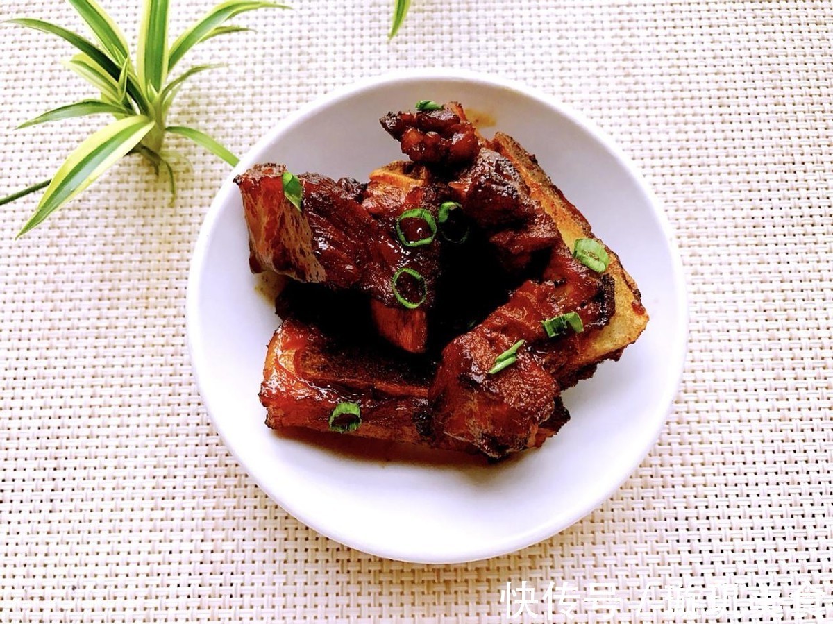 红烧排骨|家常版红烧排骨,做法简单,鲜香入味,好吃到舔手指