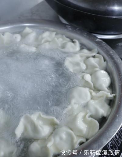 15年水饺店老板娘教你怎么煮饺子