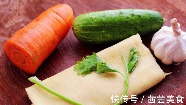 营养师随身查|6月，不吃肉也要吃这菜，隔三差五吃1次，排毒刮油，体重不过百