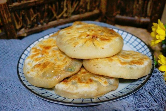 几乎没人用它做馅饼,比韭菜好吃,一次吃6个不够