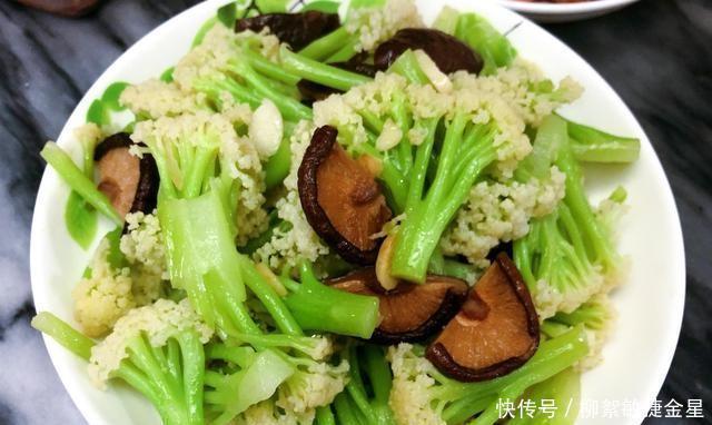 用肉|蔬菜炒花椰菜用这种材料,比用肉炒更好吃,大人小孩都爱吃