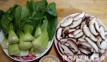根部|香菇炒油菜，油菜要焯水吗！