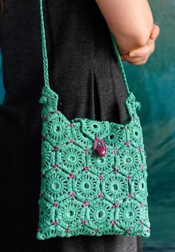 小花片 55款超美的钩花包包,只要会钩不同的花,拼缝在一起,就能做出