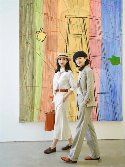 穿西装、学三木，这对“神仙母女”的春日穿搭，每一套都精致优雅