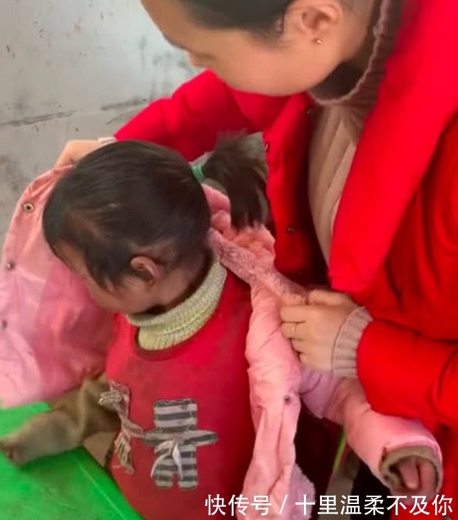 进城|妈妈进城打工2年回乡，回家孩子抬头的瞬间，妈妈愧疚极了