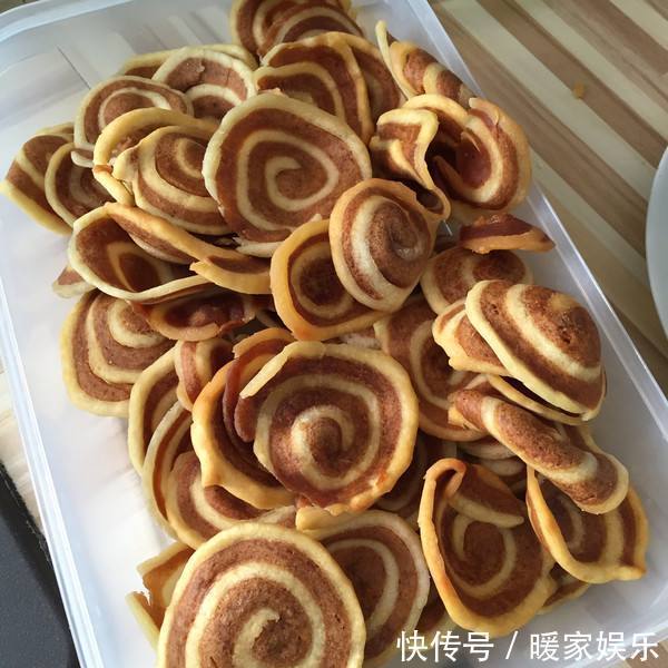 耳朵|3杯面粉，2个鸡蛋，教你做猫耳朵，金黄酥脆，连吃一年不会腻