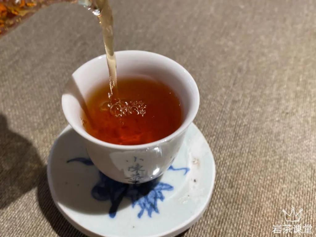 等于|武夷岩茶第一道茶不洗，就等于失礼？关于洗茶，你会怎么做呢？