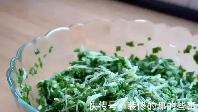 烙馅饼时，千万不要直接烙，多加这一步，馅饼不破皮，凉了也不硬