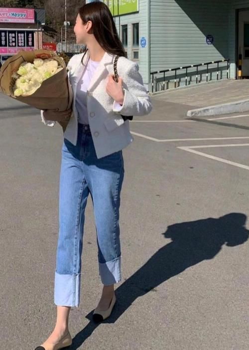 小个子早春穿衣如何显高？试试“九分裤＋低跟鞋”，显高显气场