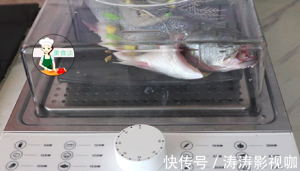 清蒸鲈鱼时,放盐和料酒都不对,牢记蒸鱼三技巧,鱼鲜嫩不腥不柴