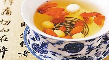 爱喝|枸杞泡水喝有强大的功效，越吃越健康男女老少都爱喝