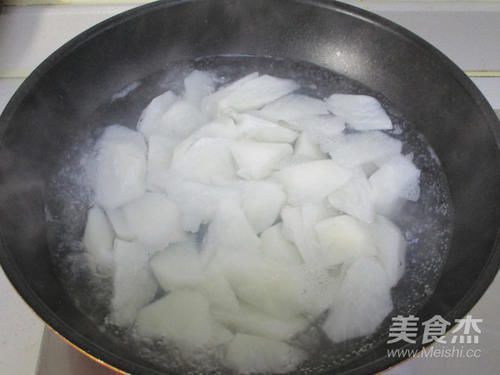 它是肺部的“大救星”，润解咽喉，清肺排毒，吸烟人士得要多吃！