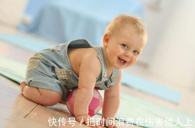 口诀|0-12个月宝宝大动作发育时间表,你家娃达标没新手爸妈收藏