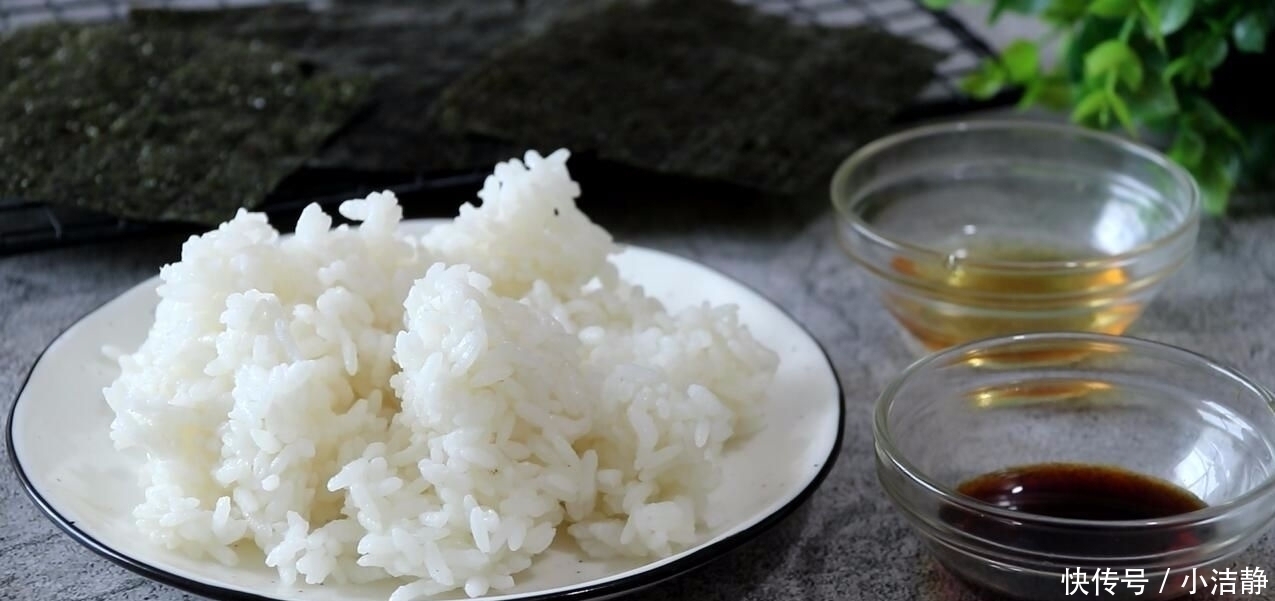 小孩|剩米饭别光知道做炒饭,教你一种好吃的做法,大人小孩都爱吃