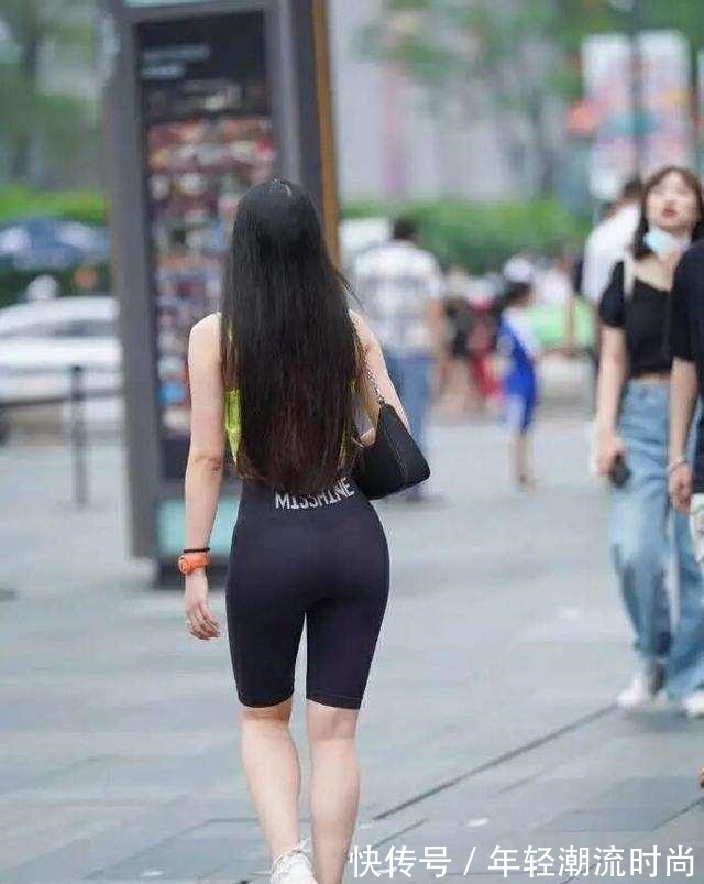 穿搭","m":"6f87278b616be833a061348f623c765f2a8c2e7","nlabel":"stat_3045467518:zm.news.so.com:572R5ri46ZuG5Lit6JCl,pageType_zmt,glevel_3","ntag":"tfashion;sfashion_时尚;kfashion_1:穿搭;kfashion_1:打底裤;cfashion_P:时尚:针织