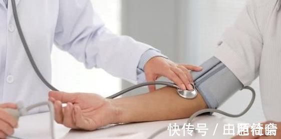mmhg|血压偏高常常头晕?医生忠告:做好3点,血压会得到明显改善!