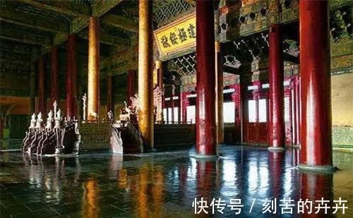 朱棣#故宫地砖松动,专家在修补时,才揭开了朱棣隐藏600年的秘密!