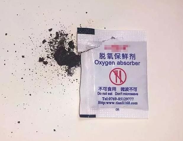 男孩|5岁男孩误吞干燥剂,奶奶做了2件事救了孩子,医生很专业