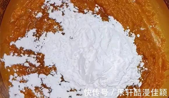圆子|外面卖十几块一盘的甜品，在家就能做，一蒸一煎，焦香甜糯，好吃