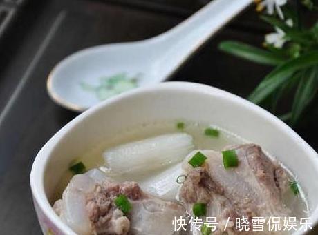 秋季气候干燥，教你炖一锅美味滋补的排骨汤，三碗鱼汤也不换