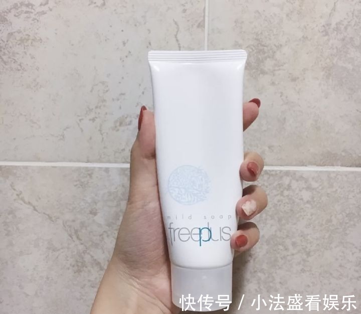 氨基酸洗面奶|把脸打湿,就上洗面奶?做不到“这几点”,别怪毛孔粗大易长痘