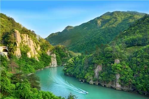 浙江春游的一个好去处，素有“浙西神农架”之称，还是4A级景点