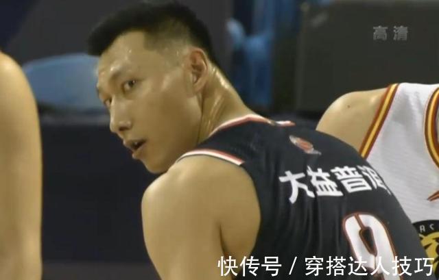 暴扣|易建联一张横身挂筐图火了!网友交口称赞,34岁爆发力仍旧惊人