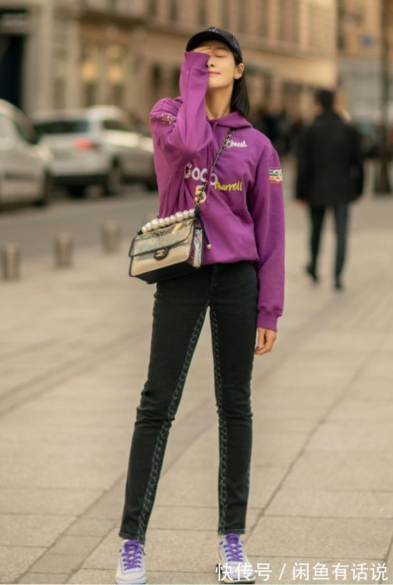 披肩|微胖身材穿卫衣像大妈？那是你没选对款，这4个穿搭思路很值得学