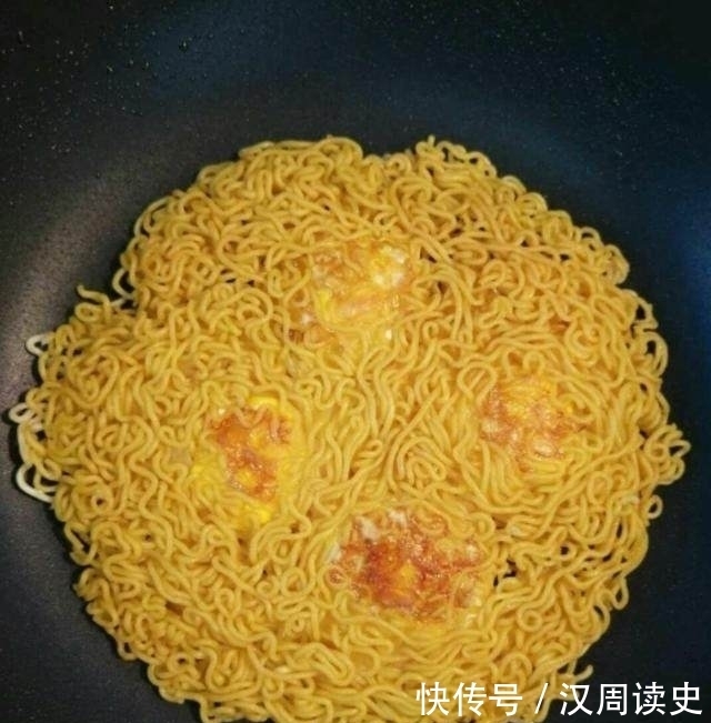 孙女|看了奶奶给孙女做的早餐,老公哭着回来了!得知原因让人哭笑不得