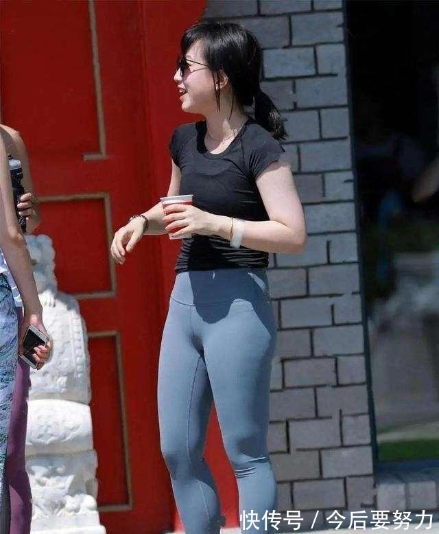 穿搭 魅力十足的瑜伽裤穿搭舒适不失自在感，拉伸身材曲线，温柔浪漫！