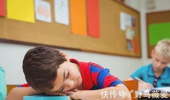 写作业|一个孩子成绩下降前,会有这几个信号,发现一个,父母就该注意了