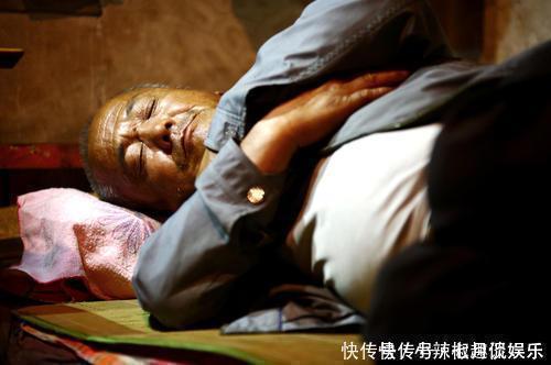 调养|经常失眠，别急着吃药，医生：记住4点，坚持一周，和失眠说拜拜