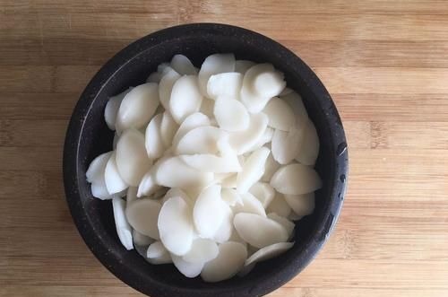 年糕|视力不好吃这菜,比吃猪肝强,补钙质,视力清晰了,家人常吃身体棒