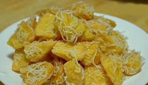 做法|红薯最好吃的做法,不煮不蒸不熬粥,营养又香甜,孩子一顿吃一盘