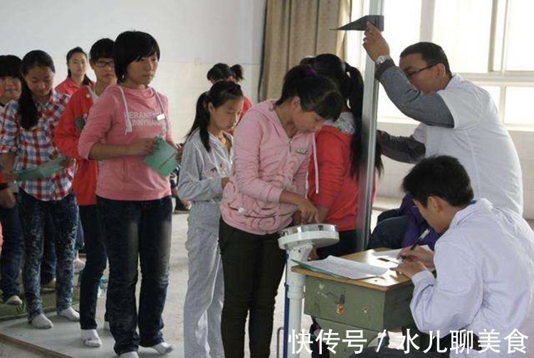 医生|7岁男孩停止长高,检查后医生痛斥为啥要给孩子吃这2类食物