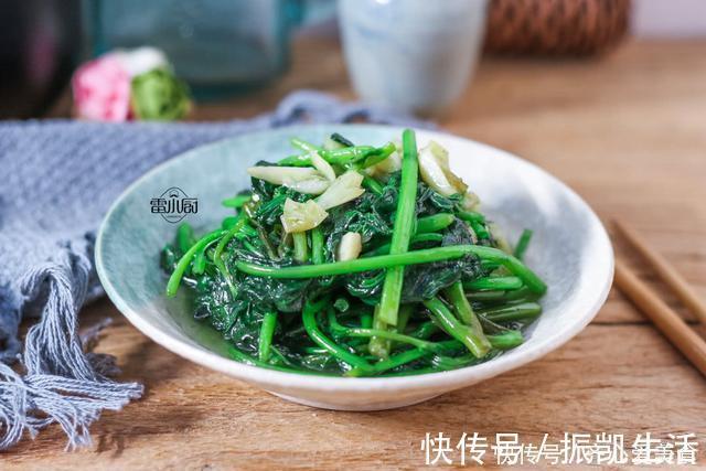 很多人冷落了这种瓜的叶子,它可是真正的长寿食材,蔬菜皇后!