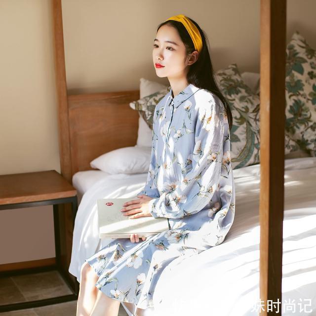 锁骨|碎花连衣裙让女人更美丽