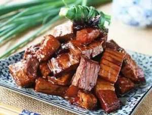 美食精选梅菜扣肉，香煎元贝意式海鲜汤，五花肉烧豆干，奶酪焗红薯