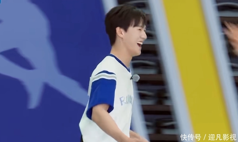 跳高|《奔跑吧》跨栏跳高李昀锐霸屏,可是慢镜头中,网友发现了猫腻